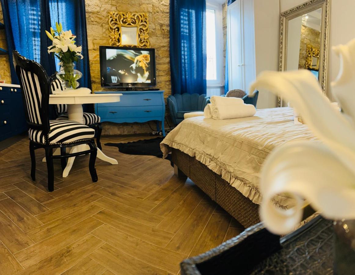 La Dolce Vita Luxury Apartments With Best Free Private Parking In City Center Pula Eksteriør billede