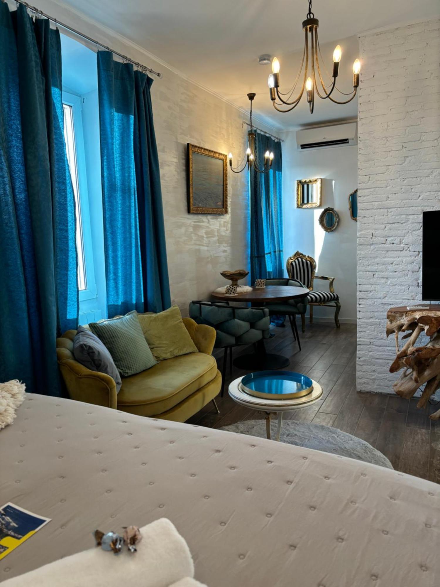 La Dolce Vita Luxury Apartments With Best Free Private Parking In City Center Pula Eksteriør billede